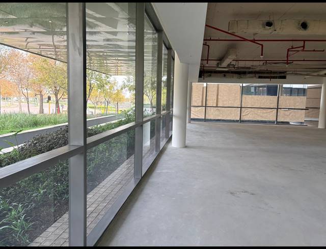 595M² OFFICE TO LET IN WATERFALL
